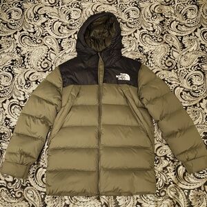 The North Face Men's Green and Black Puffer Jacket